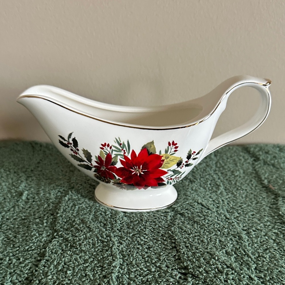 Grace Teaware Gravy Boat Serving Dinnerware Red Poinsettia NEW!